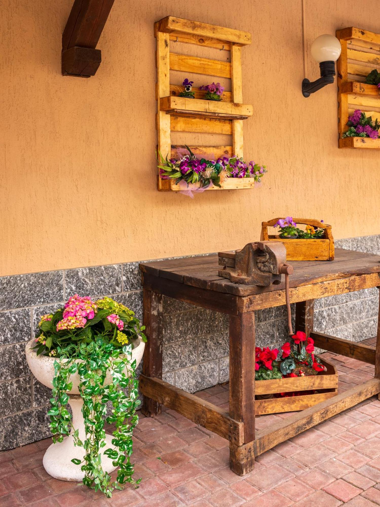 B&B La Vittoria Crone Bagian luar foto